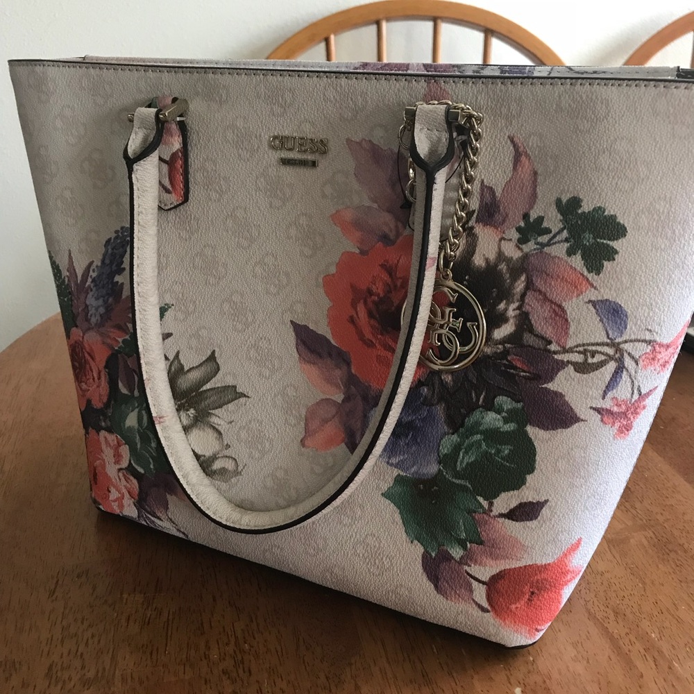 Guess purse brand new